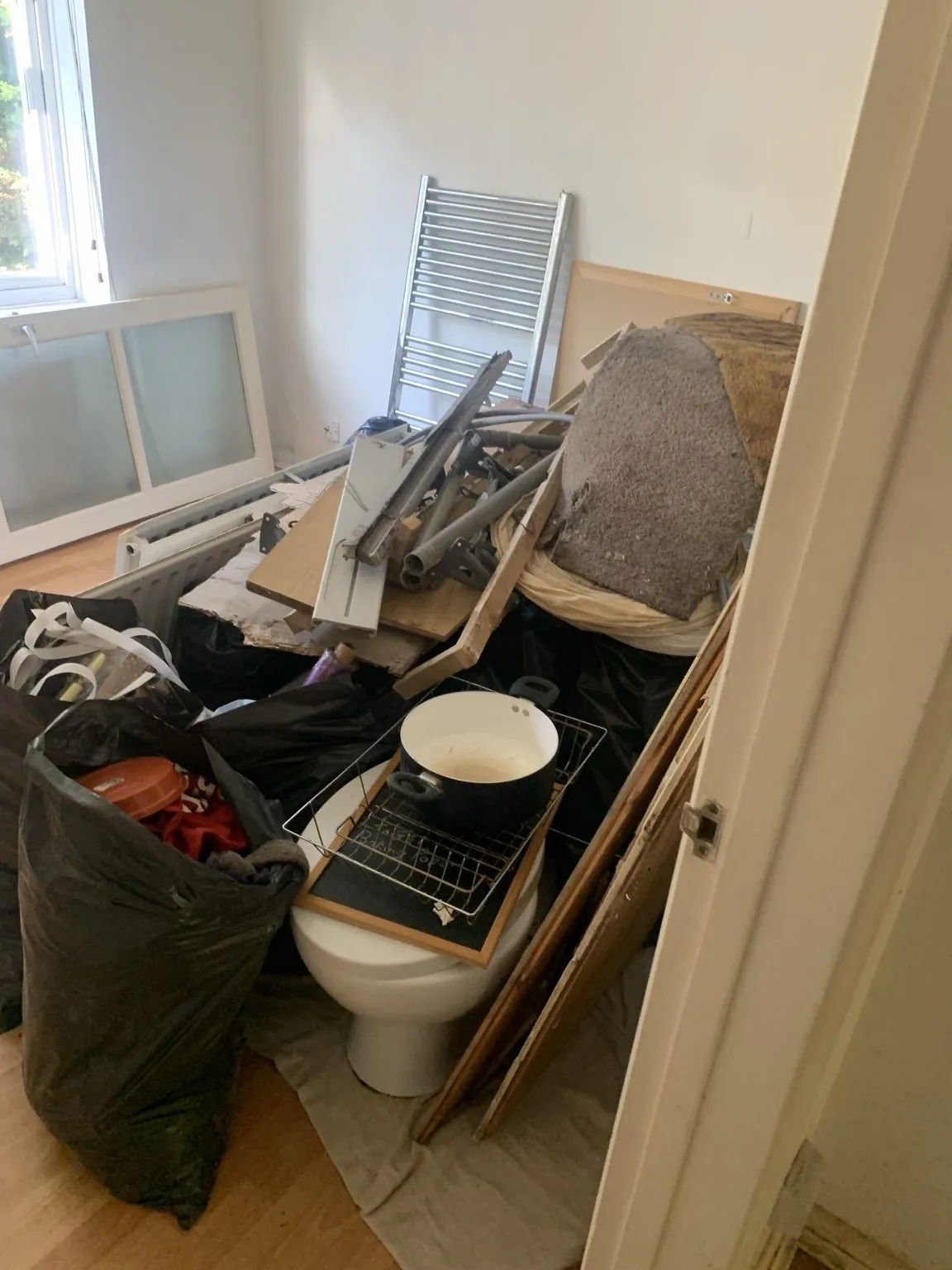 Room before Men with Ven property clearance
